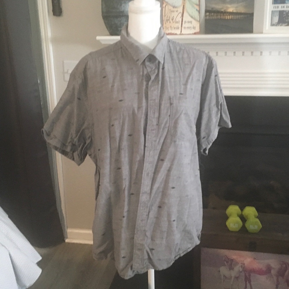 Eddie Bauer Gray Short-Sleeve Button-Down Shirt